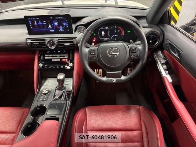 Lexus IS 2024-05 8690920-2