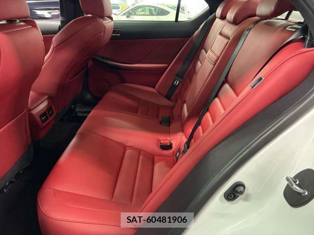 Lexus IS 2024-05 8690920-4