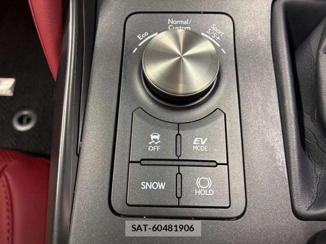 Lexus IS 2024-05 8690920-6