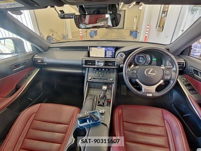 Lexus IS 2018-10 8690974-2