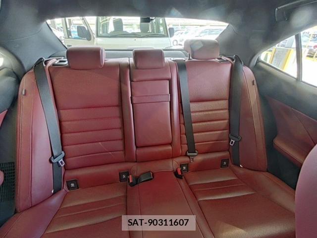Lexus IS 2018-10 8690974-3