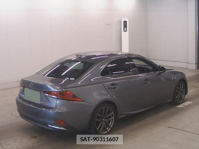 Lexus IS 2018-10 8690974-5