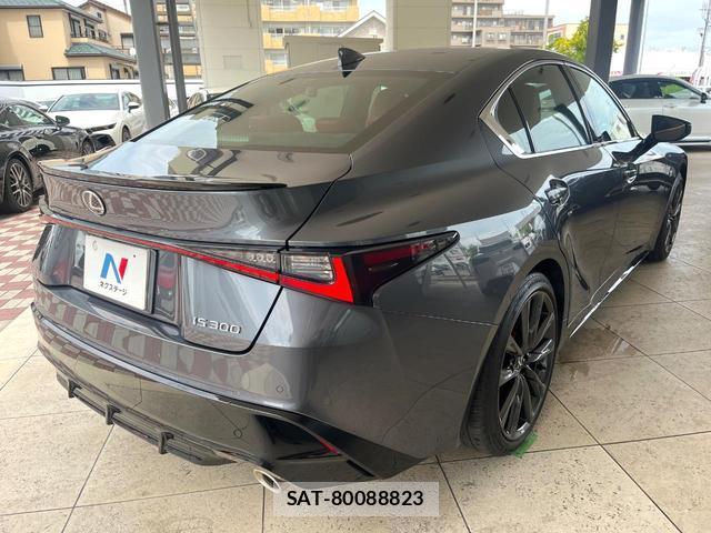 Lexus IS 2024-08 8691778-18