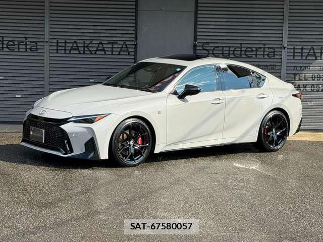 Lexus IS 2026-05 8691952-10