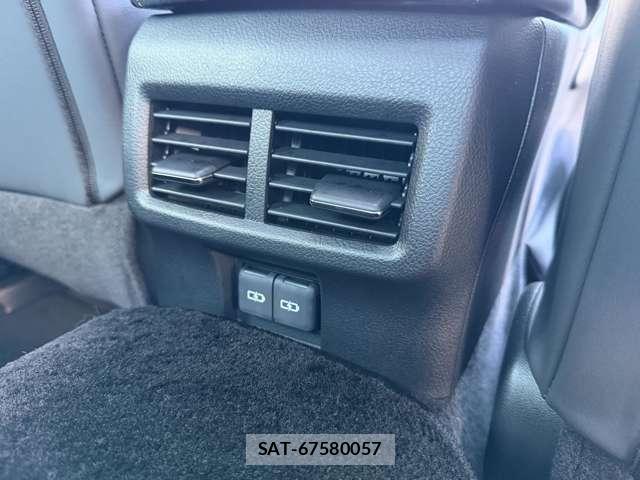Lexus IS 2026-05 8691952-18