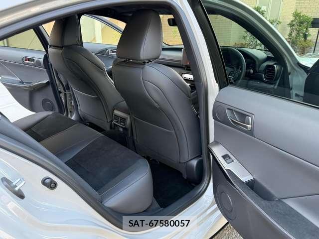 Lexus IS 2026-05 8691952-19