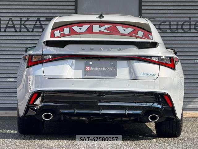 Lexus IS 2026-05 8691952-6