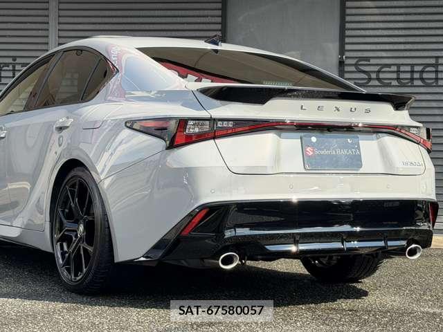 Lexus IS 2026-05 8691952-8