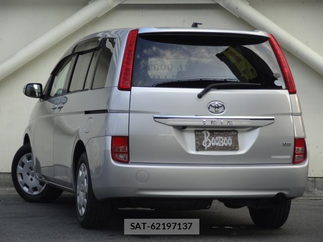 Toyota ISIS 2011-02 8691143-4