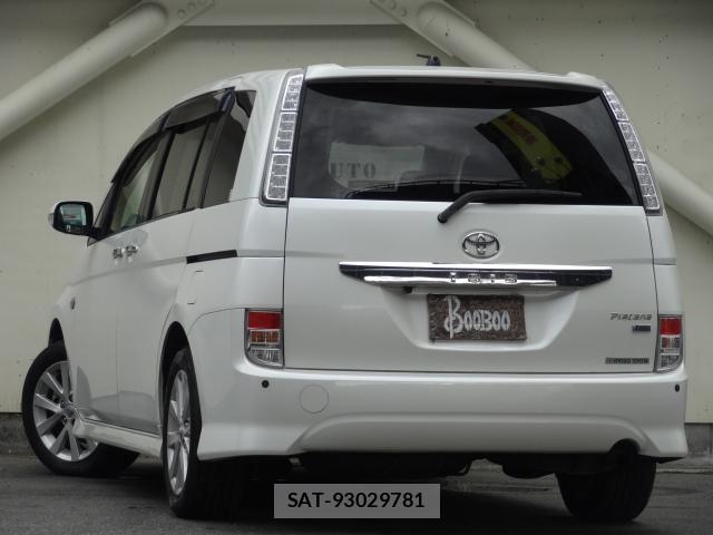 Toyota ISIS 2011-11 8691146-4
