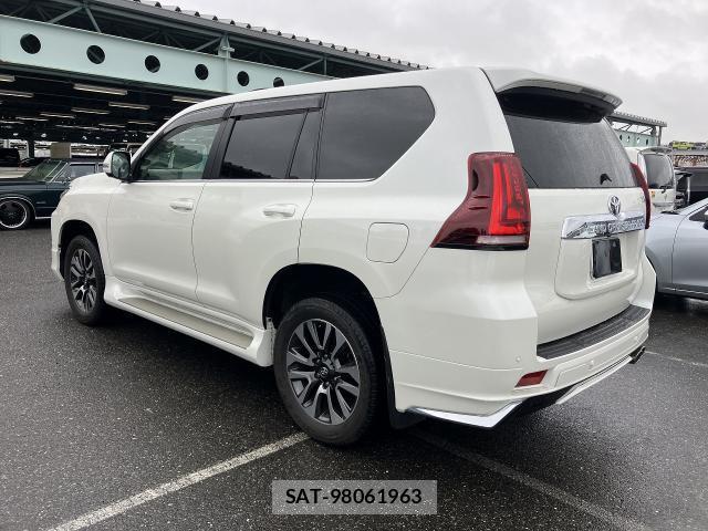 Toyota LAND CRUISER PRADO 2022-06 8690869-1