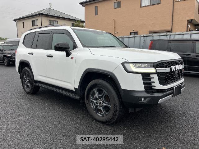 Toyota LAND CRUISER 2024-03 8690874-0