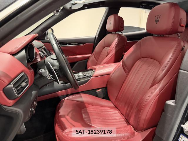 Maserati LEVANTE 2017-04 8690609-4