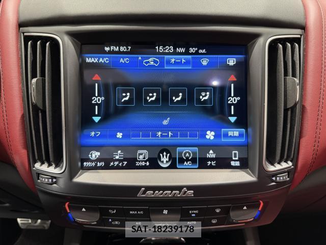 Maserati LEVANTE 2017-04 8690609-7