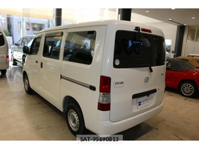 Toyota LITEACE VAN 2014-04 8691838-11