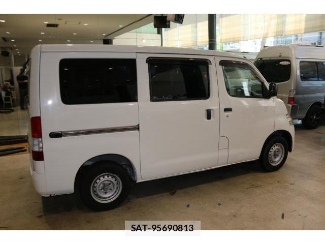 Toyota LITEACE VAN 2014-04 8691838-3