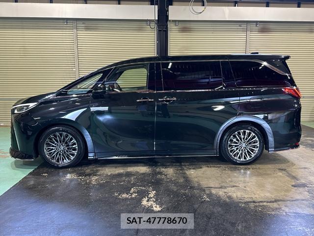 Lexus LM 2024-02 8691746-17