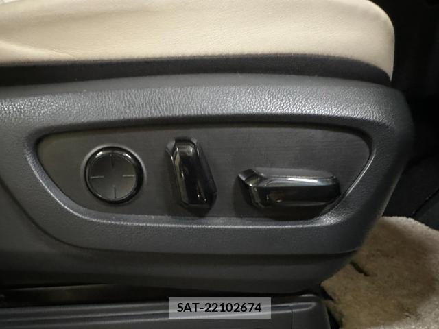Lexus LM 2024-03 8691748-17