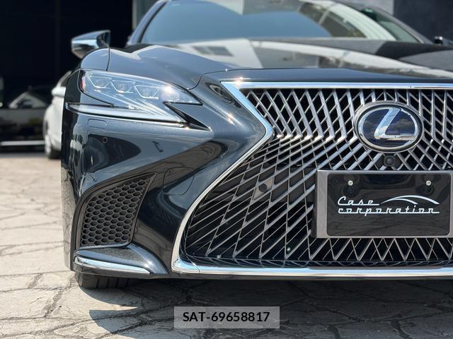 Lexus LS 2017-12 8646947-13