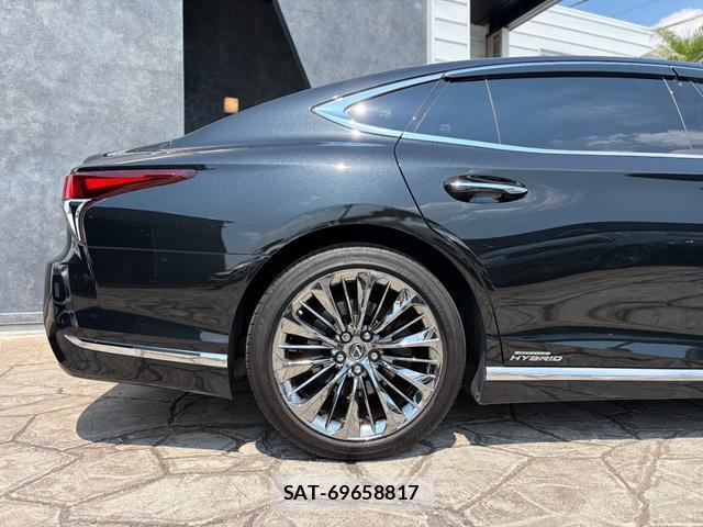 Lexus LS 2017-12 8646947-19