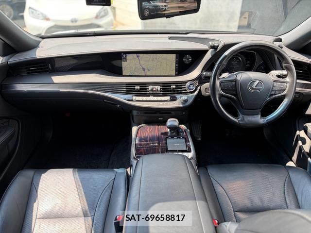 Lexus LS 2017-12 8646947-2