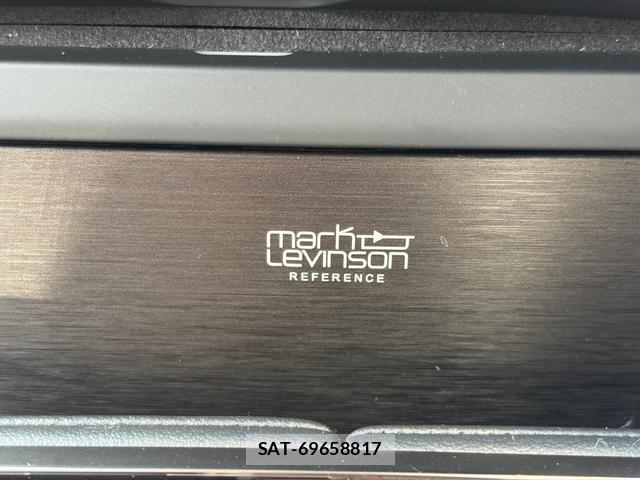 Lexus LS 2017-12 8646947-4