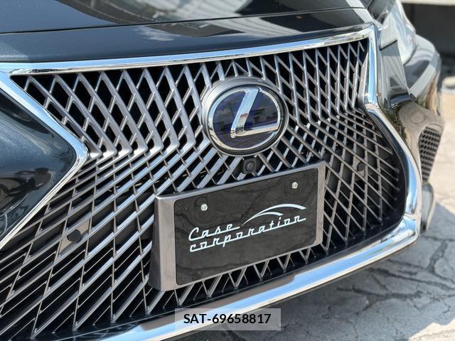 Lexus LS 2017-12 8646947-7
