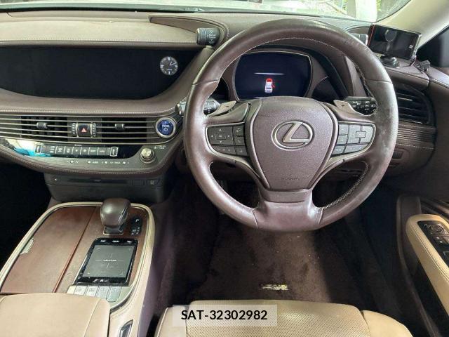 Lexus LS 2019-11 8691660-4