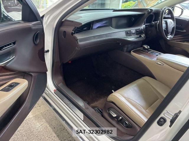 Lexus LS 2019-11 8691660-6