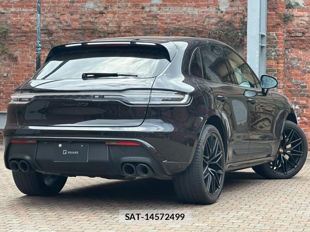 Porsche MACAN 2024-02 8690463-1