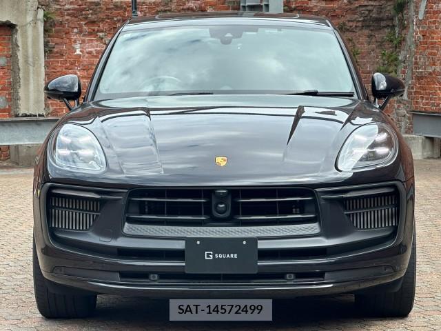 Porsche MACAN 2024-02 8690463-6