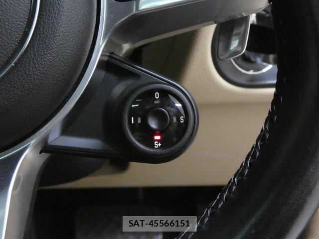 Porsche MACAN 2020-03 8691832-15