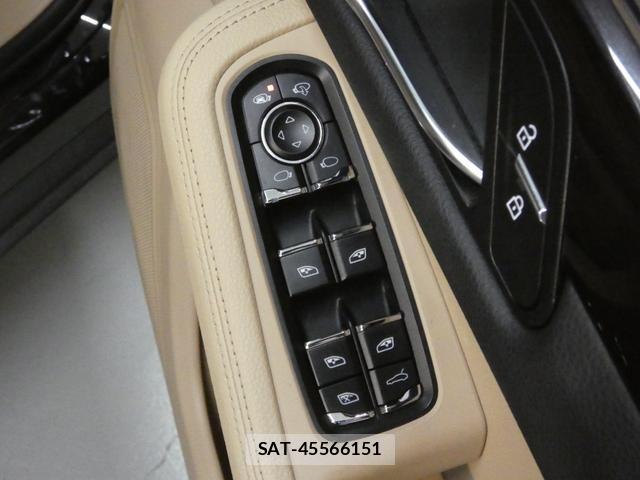 Porsche MACAN 2020-03 8691832-19