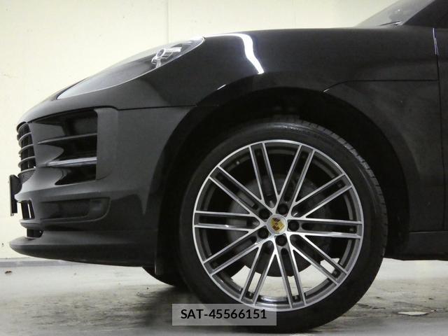 Porsche MACAN 2020-03 8691832-4