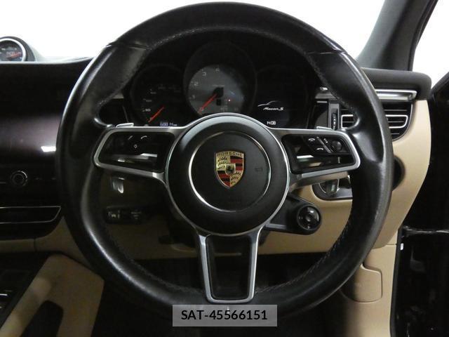 Porsche MACAN 2020-03 8691832-8