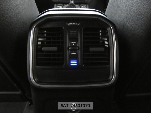 Porsche MACAN 2019-10 8691833-18