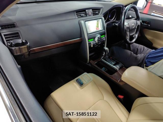 Toyota MARK X 2012-10 8691533-2
