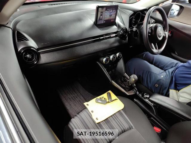 Mazda MAZDA2 2022-09 8691762-2