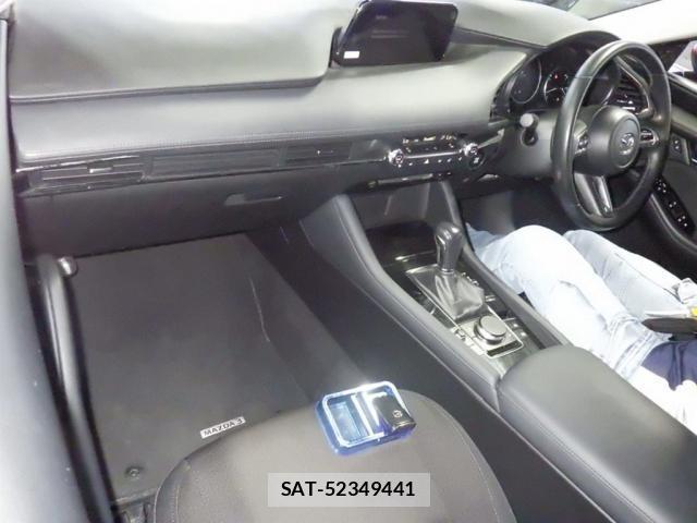 Mazda MAZDA3 2019-09 8691872-2