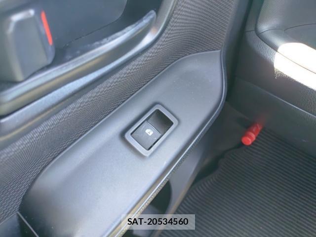 Toyota NOAH 2017-09 8690599-12