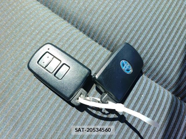 Toyota NOAH 2017-09 8690599-14
