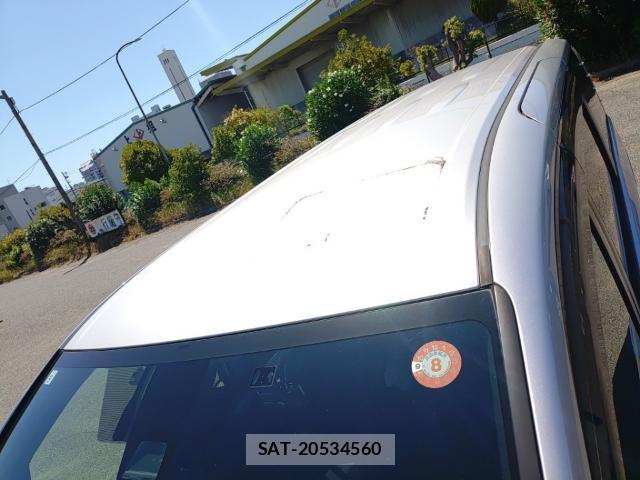Toyota NOAH 2017-09 8690599-6