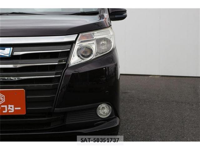 Toyota NOAH 2014-05 8690651-12