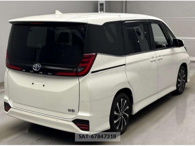 Toyota NOAH 2022-06 8690765-1