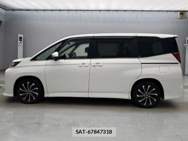 Toyota NOAH 2022-06 8690765-3