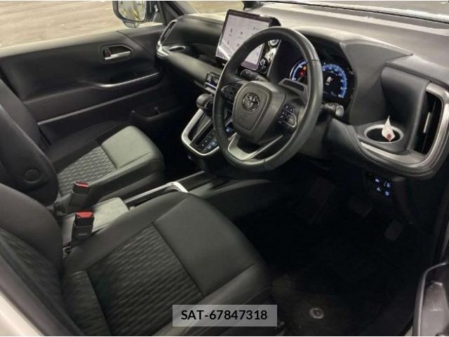 Toyota NOAH 2022-06 8690765-6