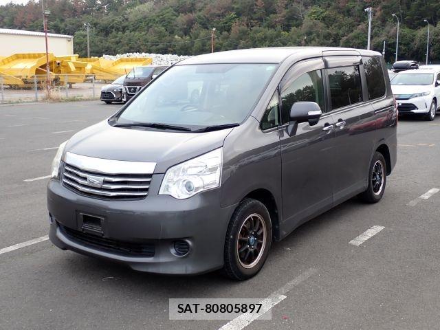 Toyota NOAH 2012-01 8690800-0