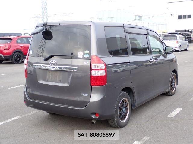 Toyota NOAH 2012-01 8690800-13