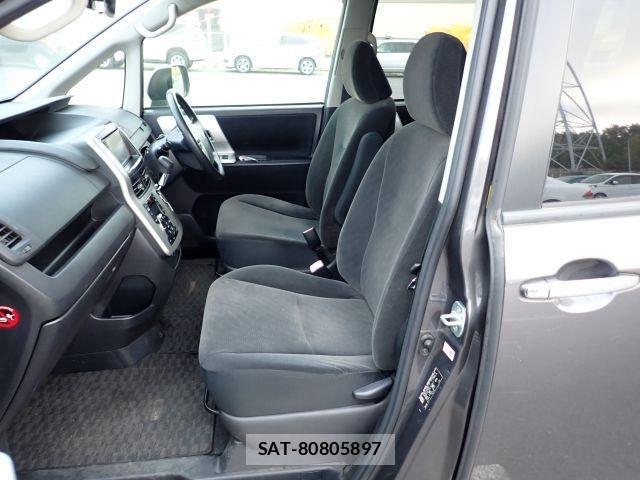 Toyota NOAH 2012-01 8690800-5