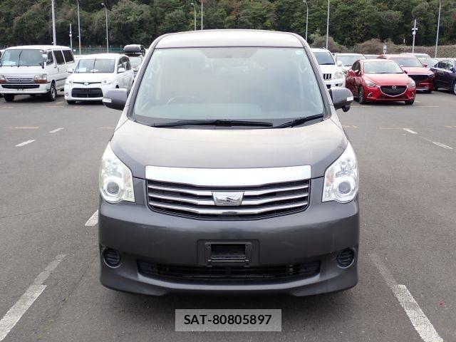 Toyota NOAH 2012-01 8690800-9